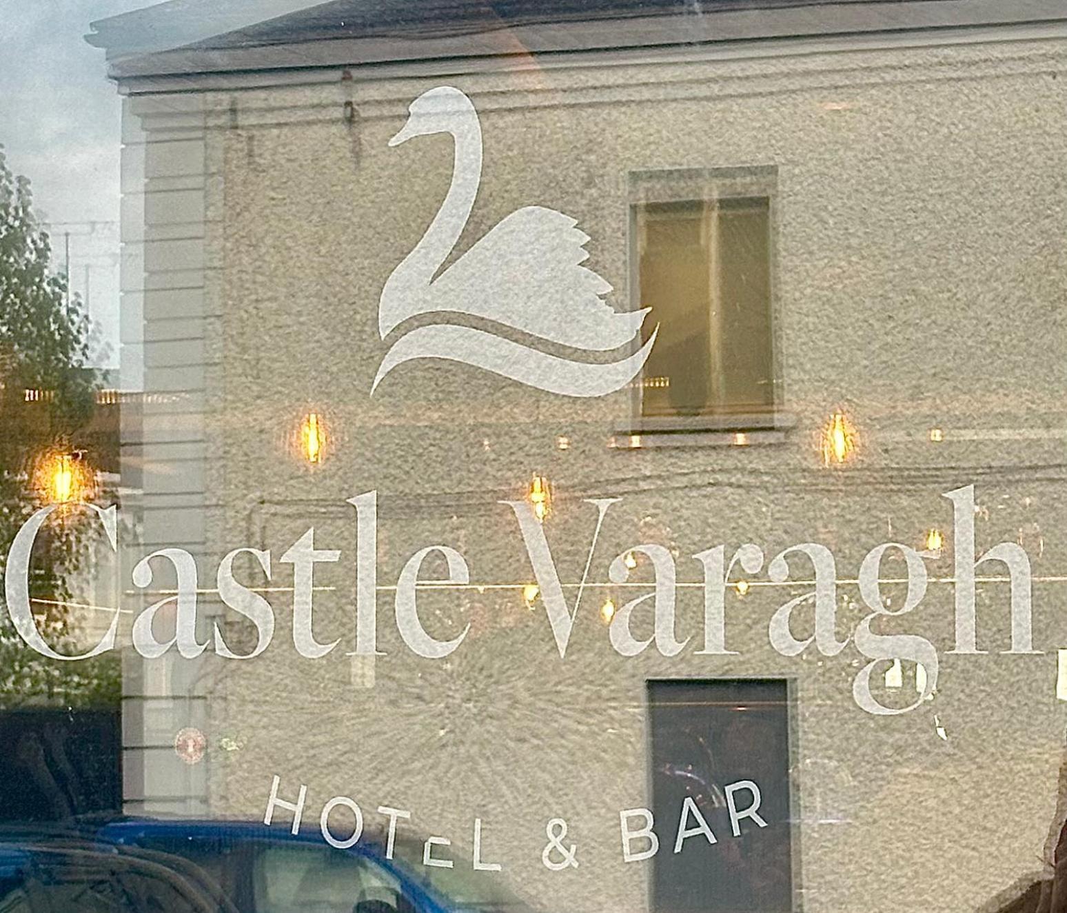 Castle Varagh Hotel & Bar Castlepollard Bagian luar foto